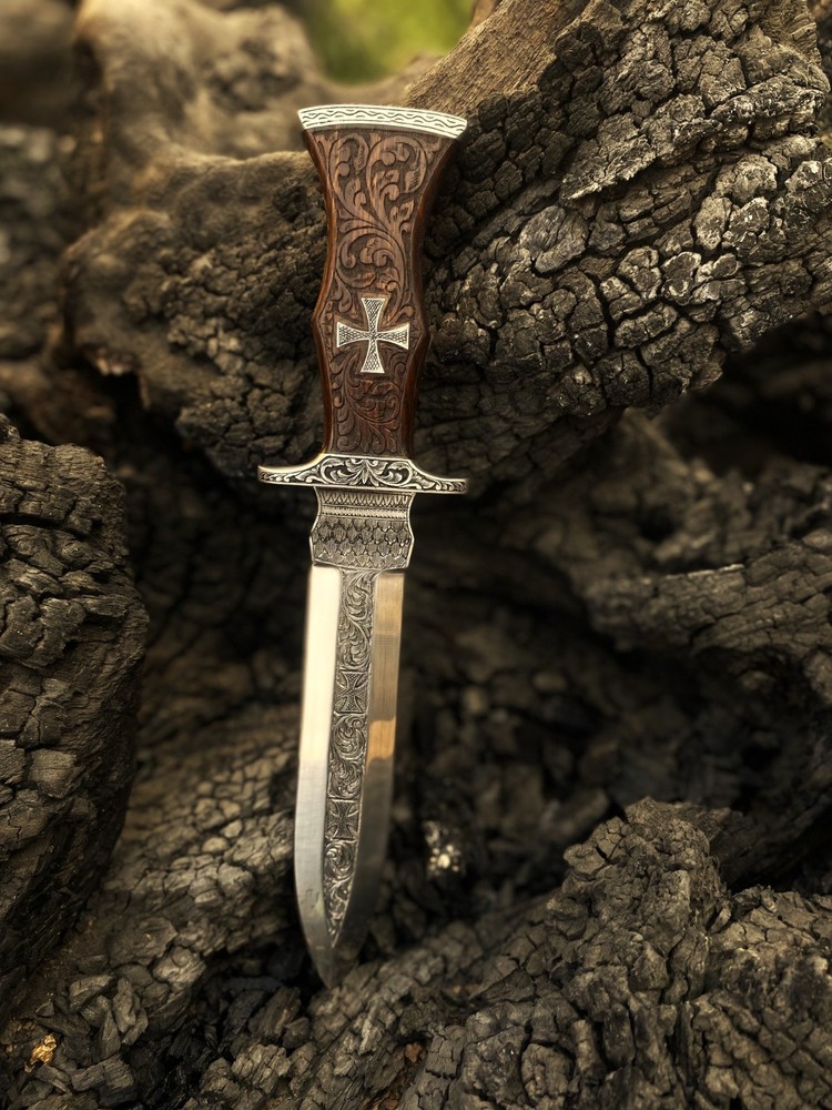 Hand-Engraved Templar Dagger - The Knight Legacy - Crusader Blade