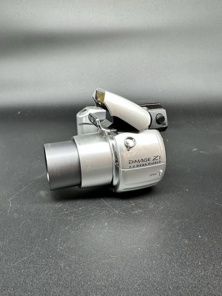 KONICA MINOLTA DIMAGE Z1 3.2MP Digital Camera, Silver - Tested