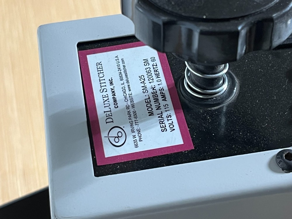 DeLuxe StitchMaster SM-A25