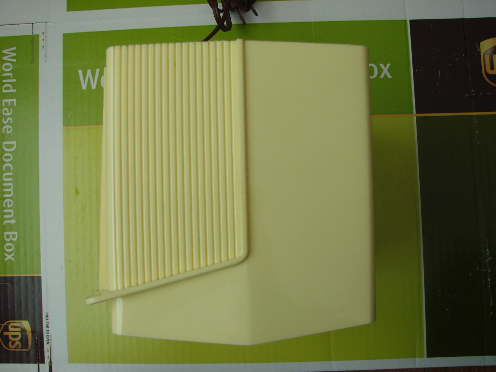 1960 Admiral 4L26B Tube AM Radio Yellow Pastel Color, Tested and Working