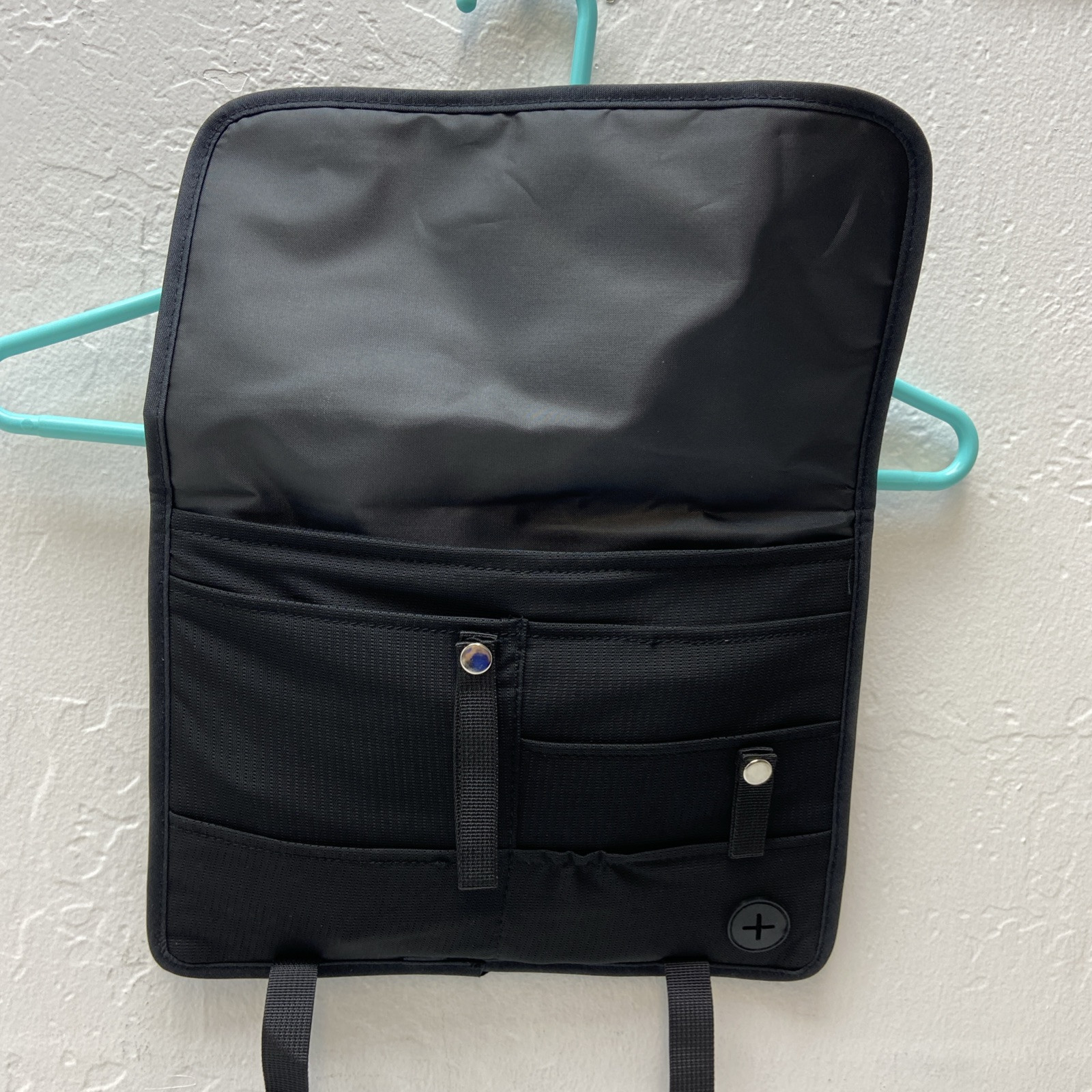 Airplane Seatback Pocket Organizer – Clean & Convenient Storage Space