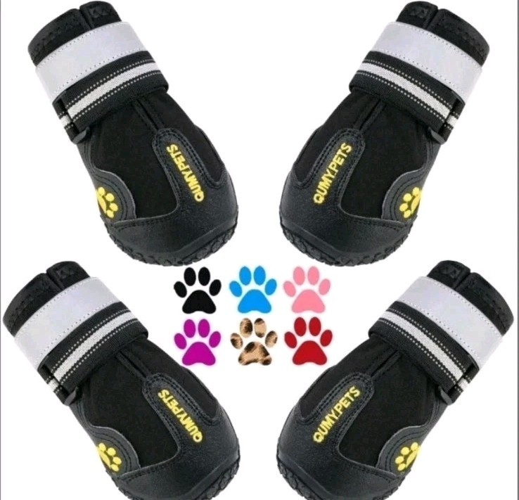 QUMY Dog Shoes Black Size 4 (31-40 lbs.) - Open Box