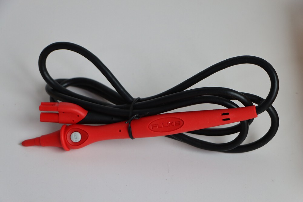 Fluke 1503 Digital Insulation Resistance Tester HighPrecision Megger Multimeter