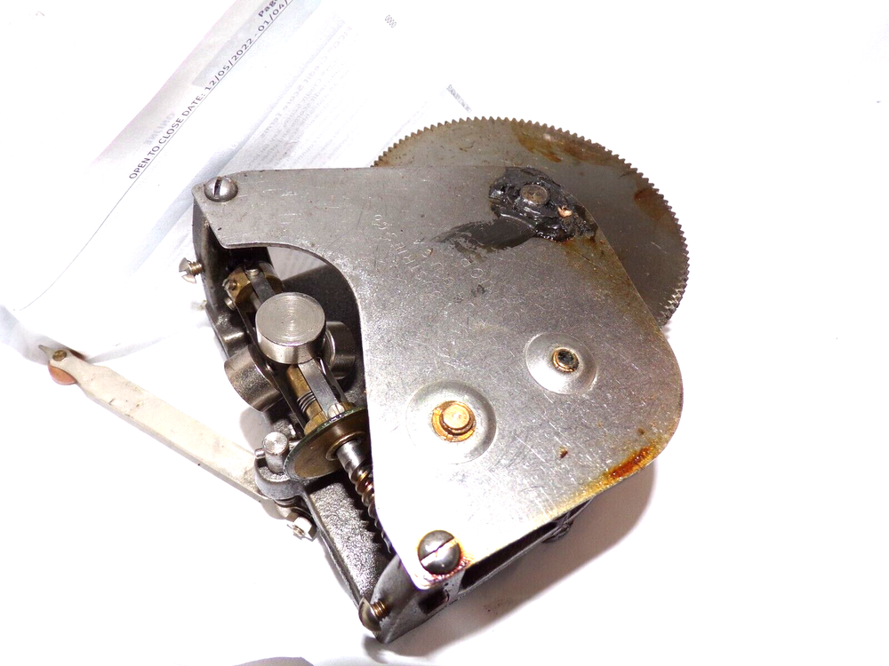 PORTABLE DISC PHONOGRAPH SINGLE SPRING MOTOR
