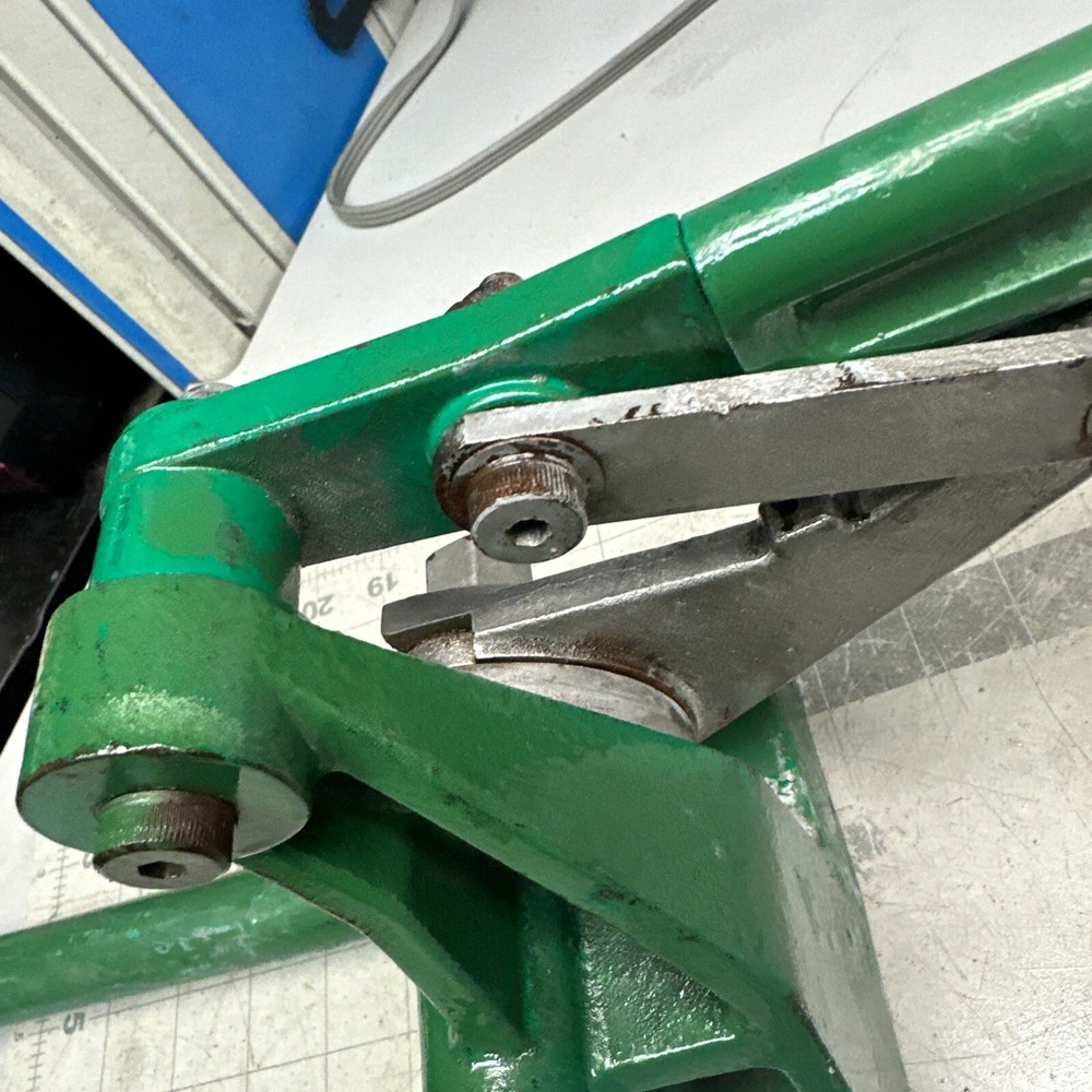 Greenlee 36587 Threaded Rod Cutter Bench Mount Assembly (cccq9b
