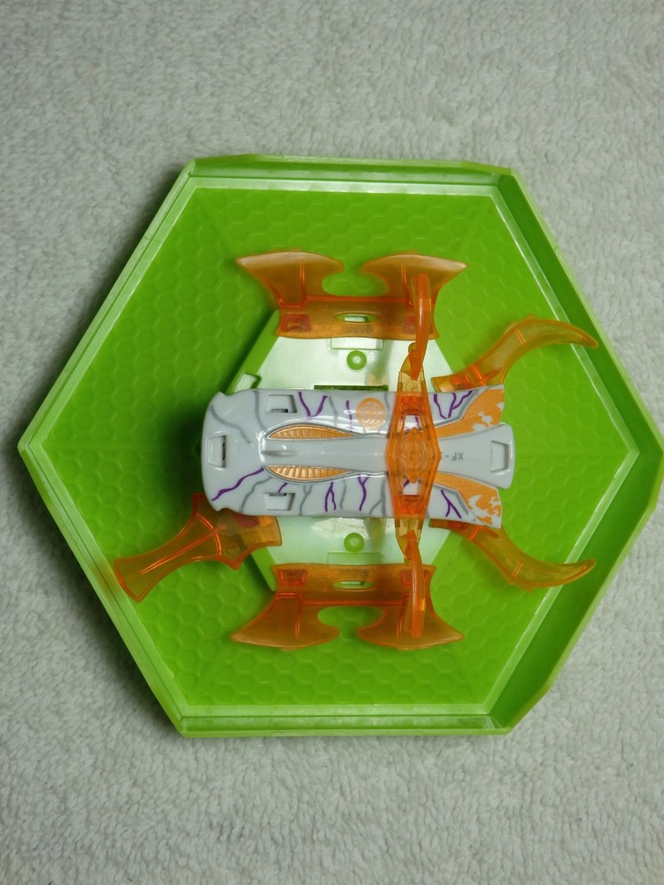 HEXBUG Gladiators Battling Robots Stadium Set – 3 Robots + Arena