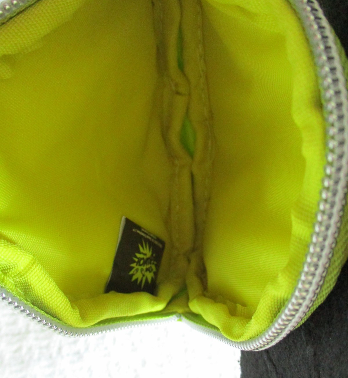 Dr. Seuss The Grinch Small Zip Coin Purse New 6.5" Bioworld