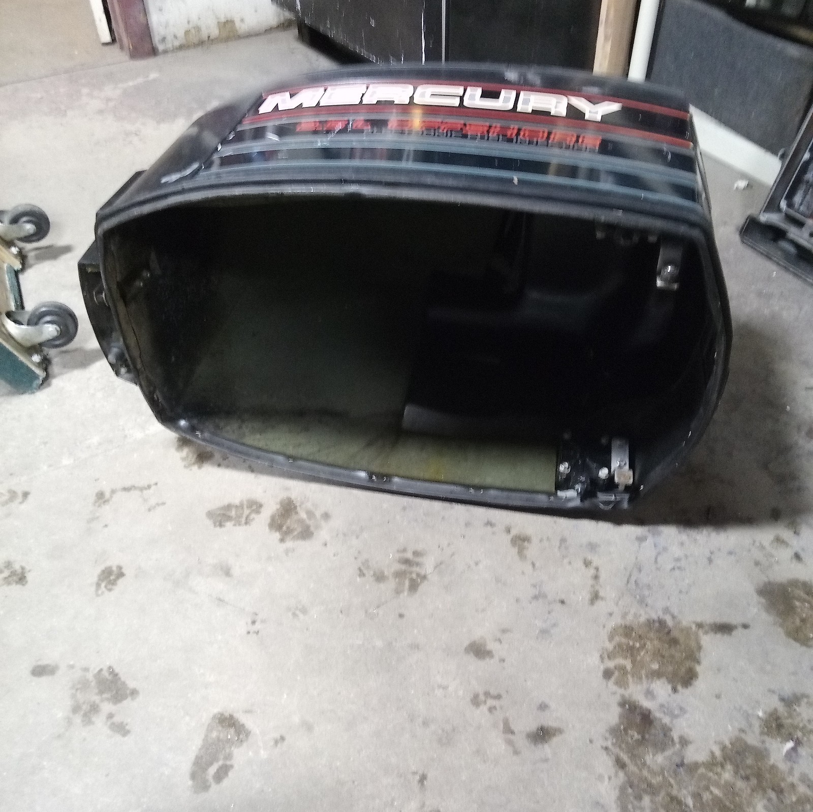 MERCURY OUTBOARD 2.5 L V-6 200 HP XRI Offshore ENGINE MOTOR COVER COWL SS1