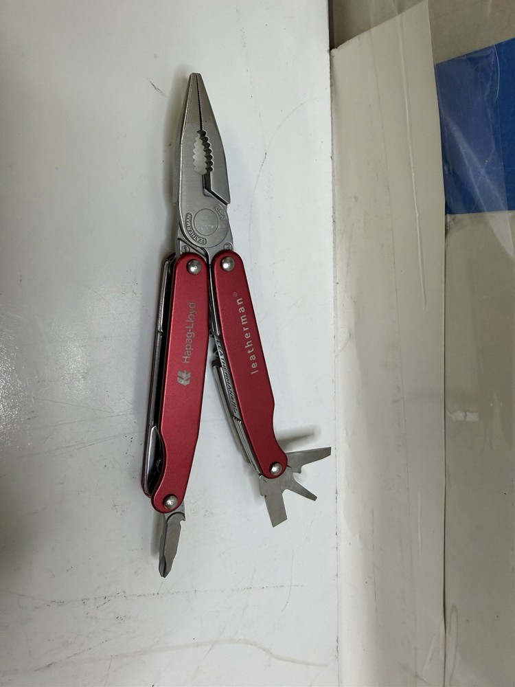 Leatherman Juice C2 Multi-Tool Multi-Plier Red