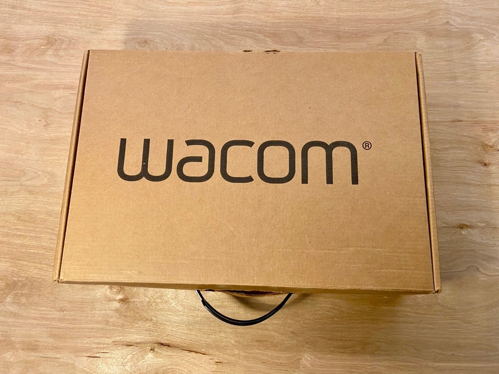 Wacom uPTH451 Small Intuos Pro Tablet - Does not include pen -