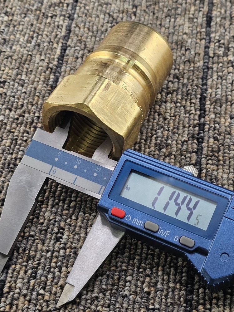 Parker BH8-61 Interchangeable Hydraulic Quick Coupling (Nipple/Plug) - Brass