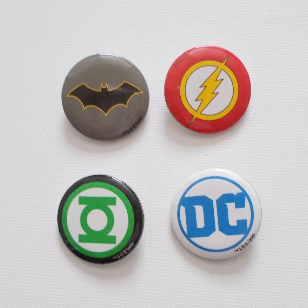 Young Justice Comic Promo Lot DC Comics Button Pins SDCC Comic Con