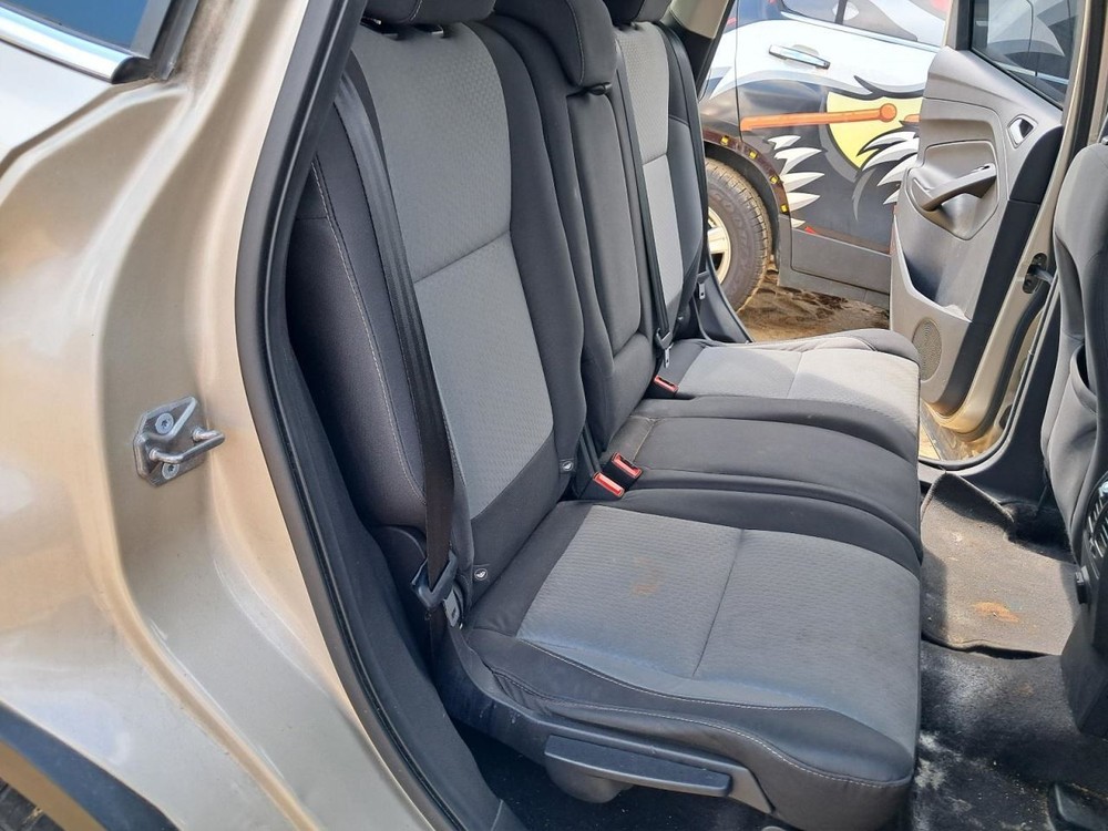 ESCAPE 2018 Glove Box 4753871
