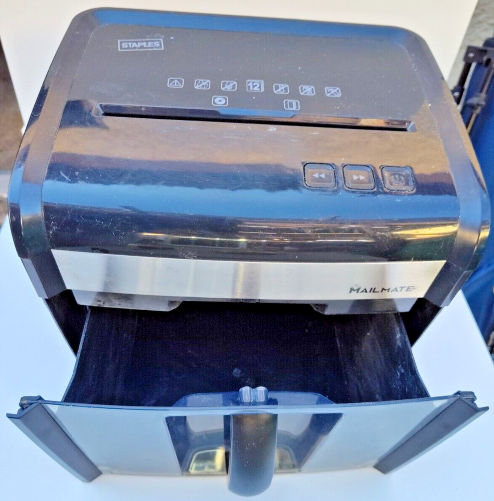Staples Mailmate M7 Shredder Model SPL-TXC12M7A Card/CD/Document Shredder