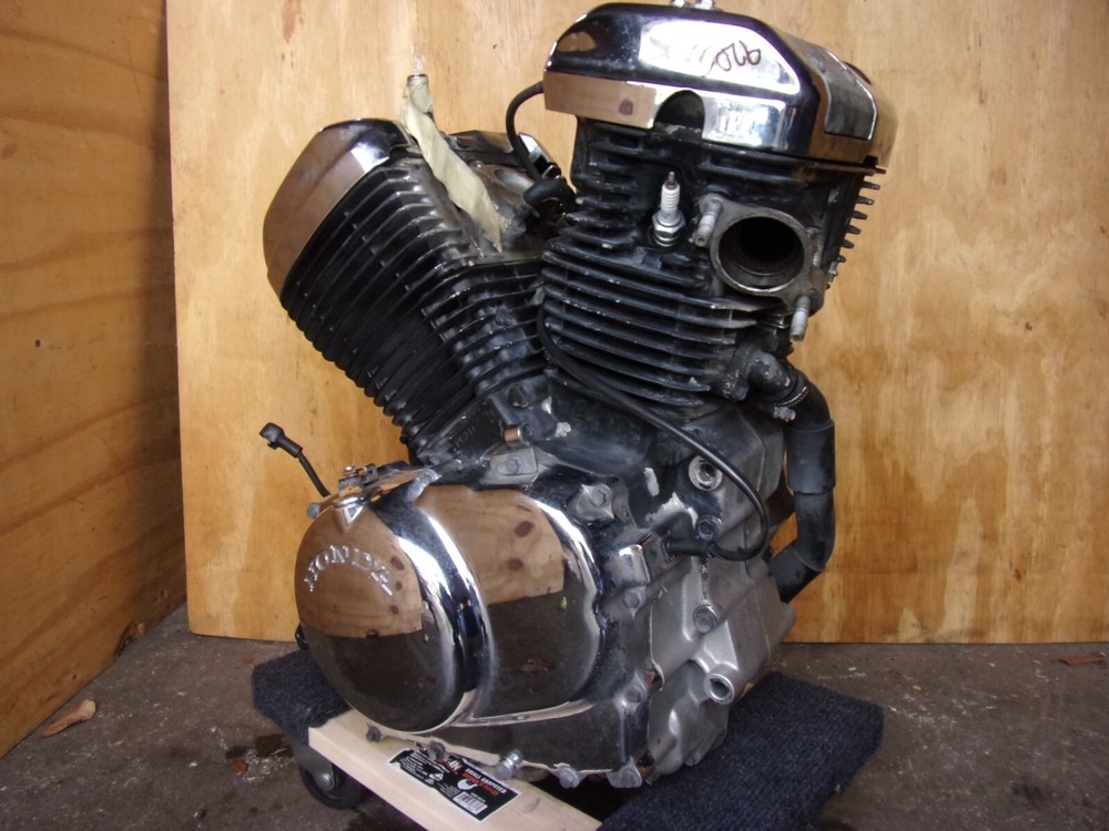 920 A HONDA SHADOW VLX 600 2000 ENGINE Q 188 R