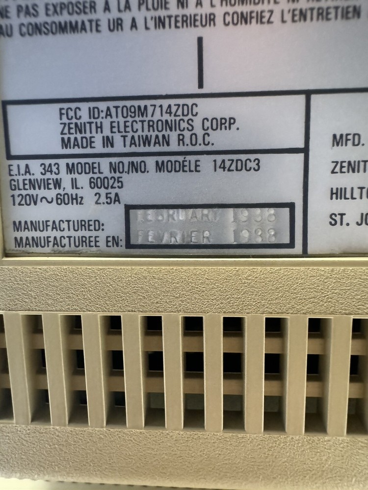 Vintage Zenith Data Systems 14ZDC3 Eazy PC Computer Powers Up
