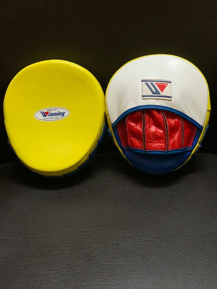 WINNING OVAL CURVED PUNCH MITTS