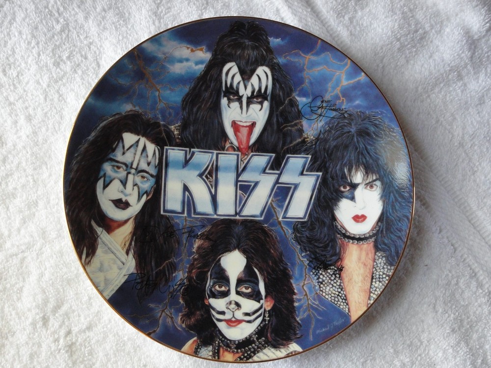 KISS ROCKERS AND RULERS 8” Collector's Edition Plate #6544/10000 plus a 3" Plate
