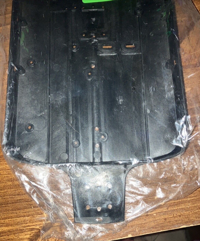 DHK Hunter Chassis 8135-002
