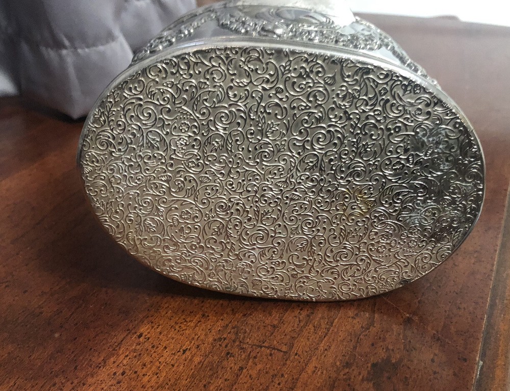 Vintage Style Silver Metal Jewelry Oval Box With A Red Velvet Lining