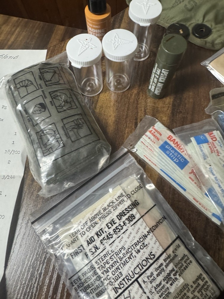 Vietnam Era First Aid Kit Complete 1970 Dated !