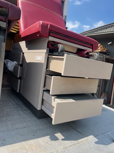 Midmark 104 Exam Table