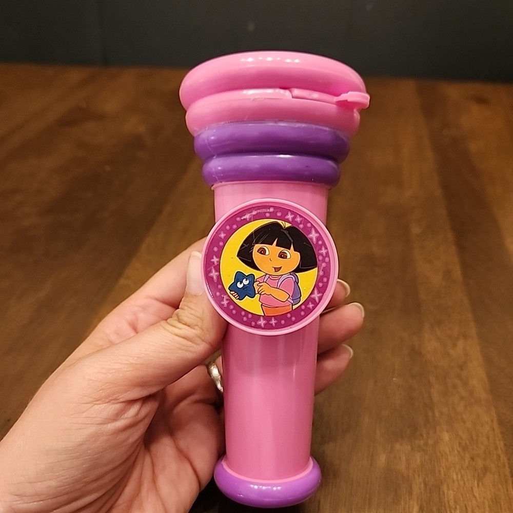 Dora The Explorer Projector Flashlight With One Disc