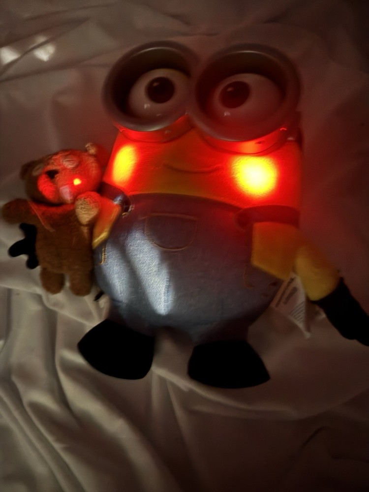 Minions Blushing Talking Bob Plush Light Up with Teddy Bear Thinkway 10” Working
