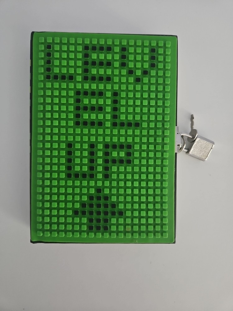 Minecraft Level Up Notebook Journal Green Black NEW LOCKED! CHALLENGE