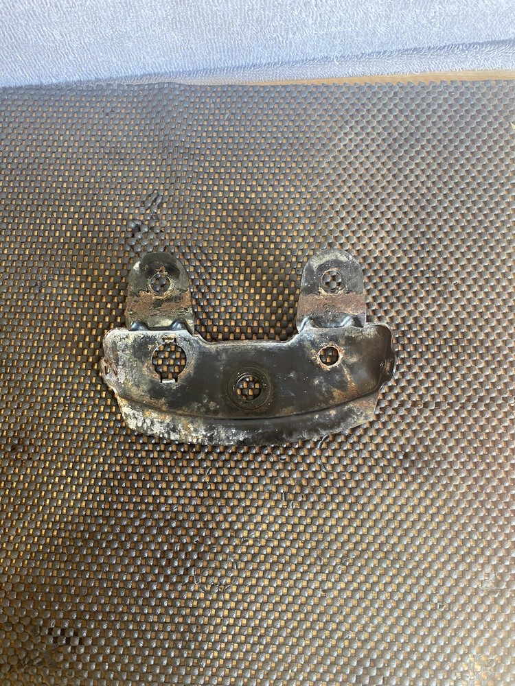 YT125 YAMAHA 1980-1985 DASH CABLE HOLDER