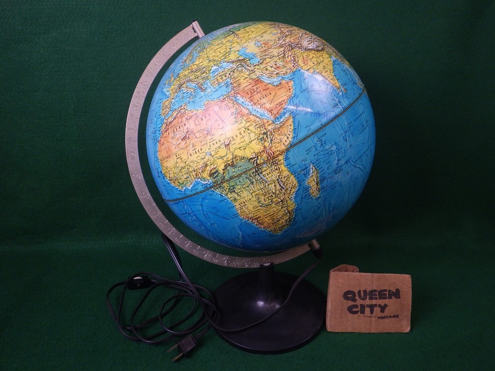 1972 vintage Lighted World Globe/map Scan-Globe, 15" Tall