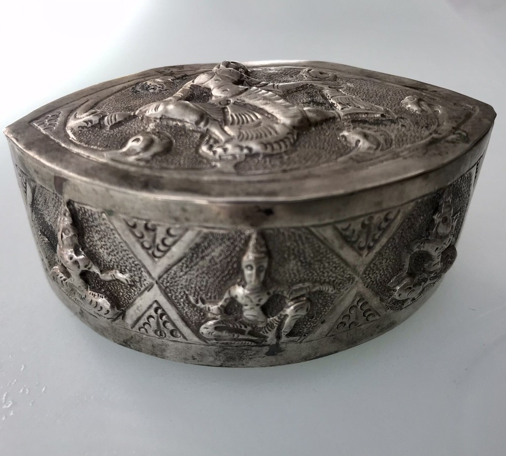 Antique Solid Sterling Silver Siamese Embossed Repousse Trinket / Snuff Box