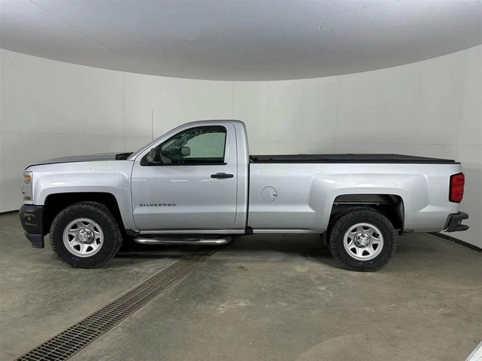 2017-2019 Chevy Silverado 1500 2500 Pickup Engine Fuse Box