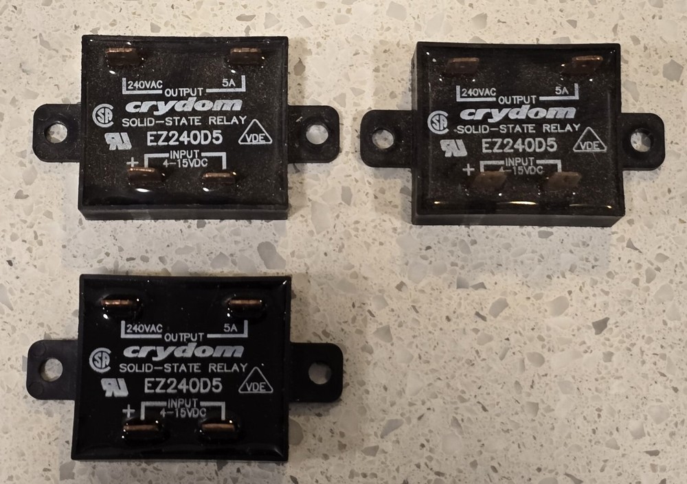 CRYDOM EZ240D5 Solid State Relay 240VAC 5A 15VDC