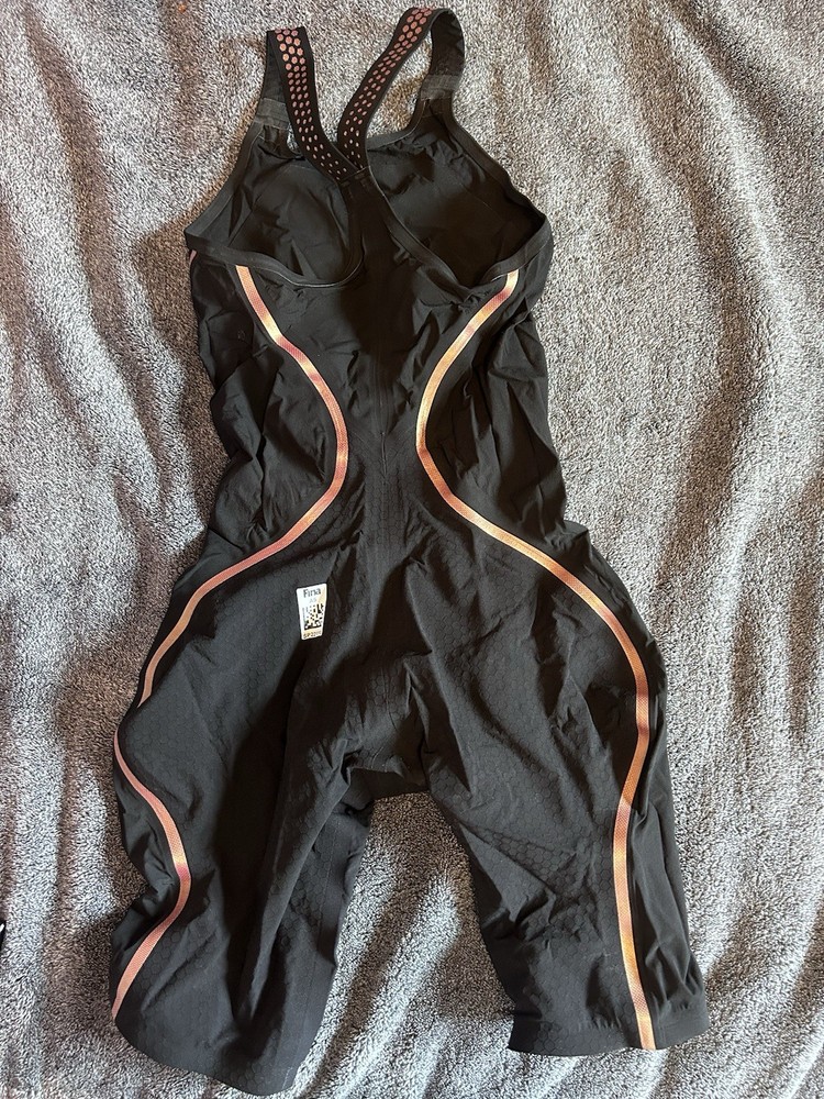 SPEEDO PURE INTENT CLOSED BACK size 22