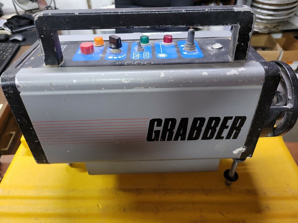Grabber Commercial Laser Transit W/ Case