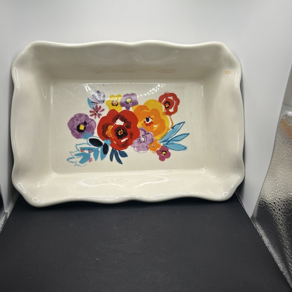 The Pioneer Woman Rectangular Ruffle Top Ceramic Bakeware
