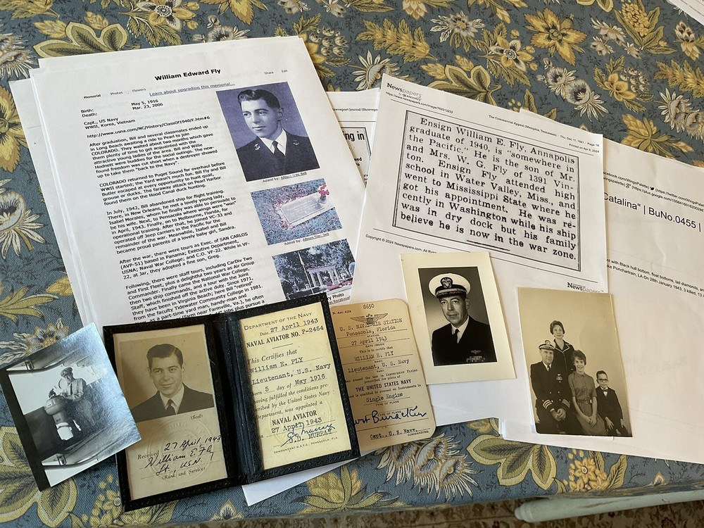 ORIGINAL WWII USN NAVAL AVIATOR PILOT CERTIFICATE ETC GROUPING VC-33