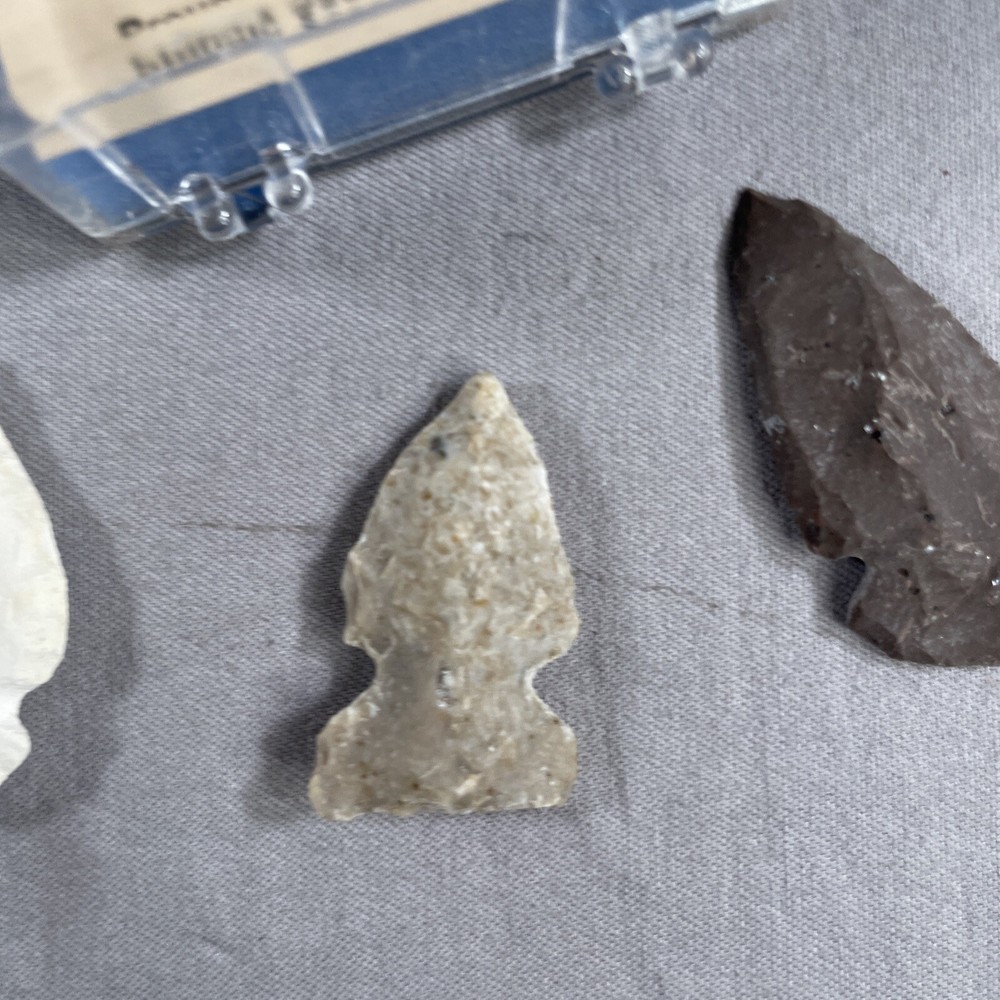 ARROWHEADS 3 ARROW POINTS IN BOX