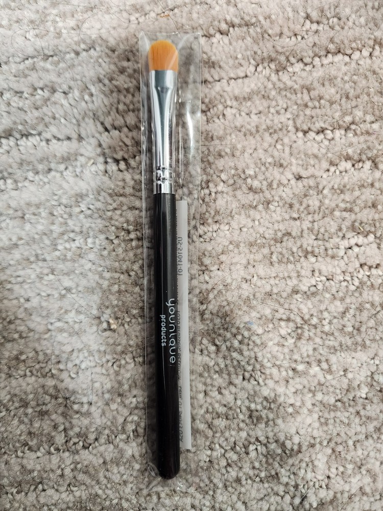 Younique Cream Shadow Brush Authentic NEW
