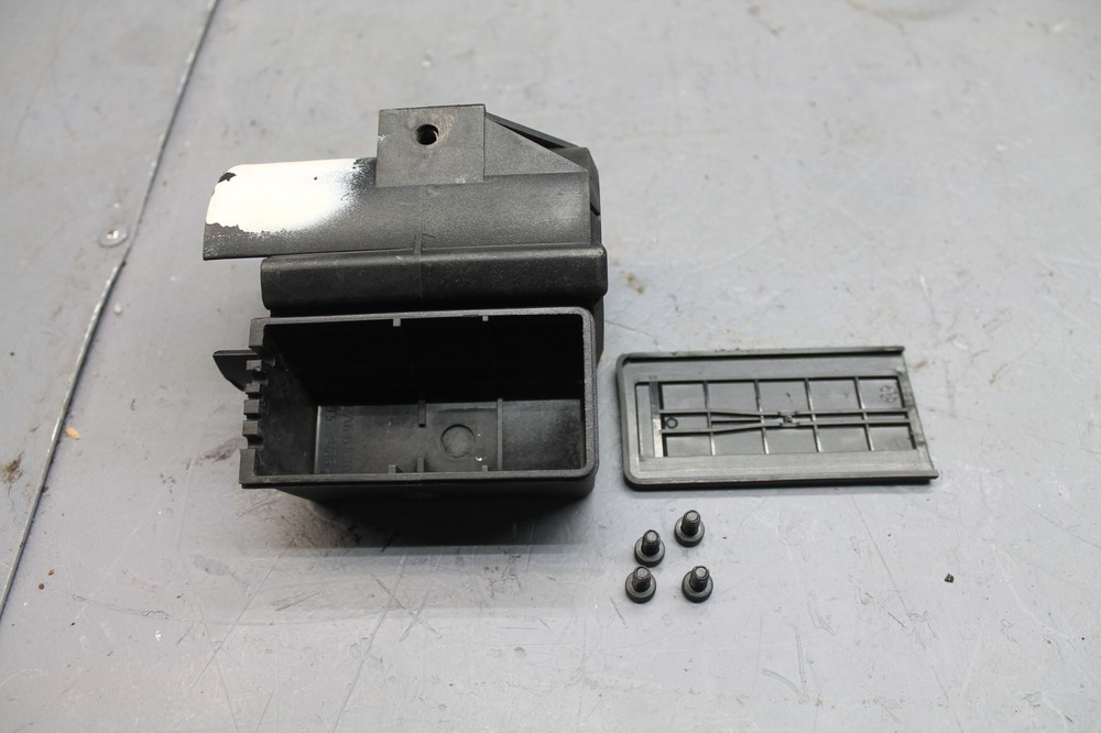 2000 BMW R1100RT ABS PUMP UNIT MODULE COVER