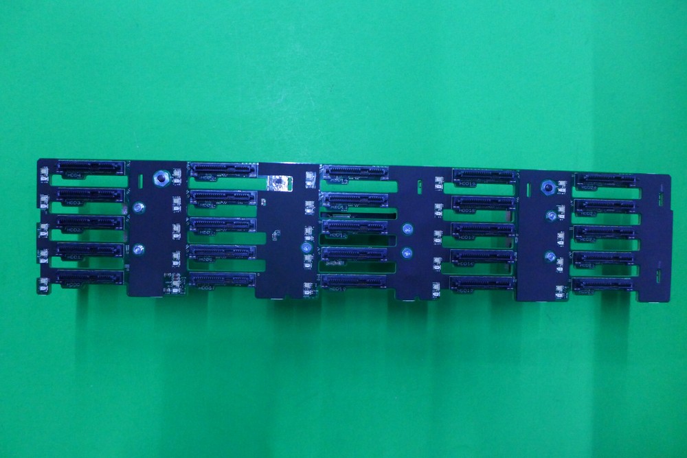 GENUINE Dell PowerEdge VRTX Hard Drive Backplane 2.5" SFF 25-Bay 2CFWT
