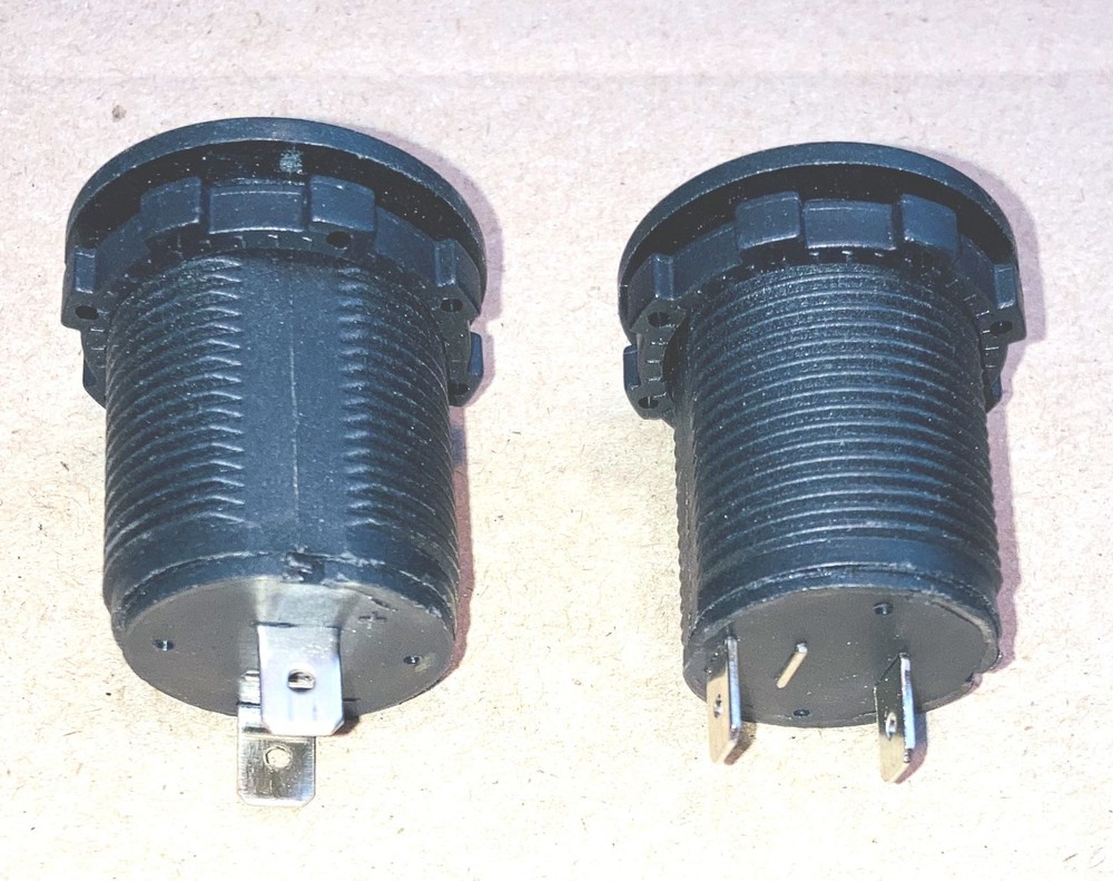 12-24 VOLT PANEL MOUNT AUTO LIGHTER SOCKET - EXCELLENT SELDOM USED CONDITION!