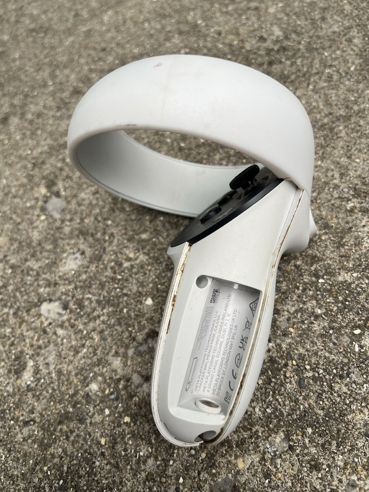 Oculus Quest 2 128GB + 2 Controllers Untested As Is Parts G047
