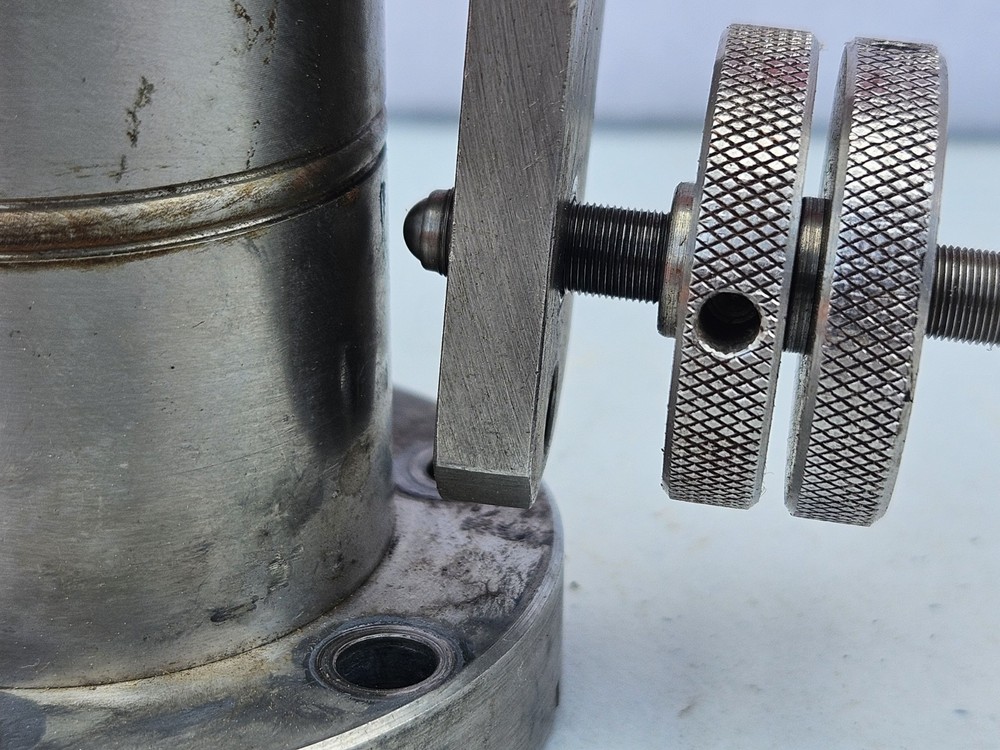 Varian 951-5100 Variable Leak Valve 2.75" Conflat Flange