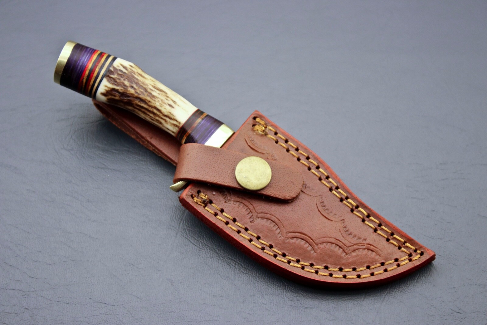 Stag Antler Gut Hook Hunting Knife Horn Handle Forged Damascus Steel Fixed Blade