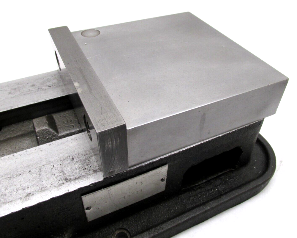 KURT ANGLOCK 6" MILLING MACHINE VISE w/ JAWS - #D60