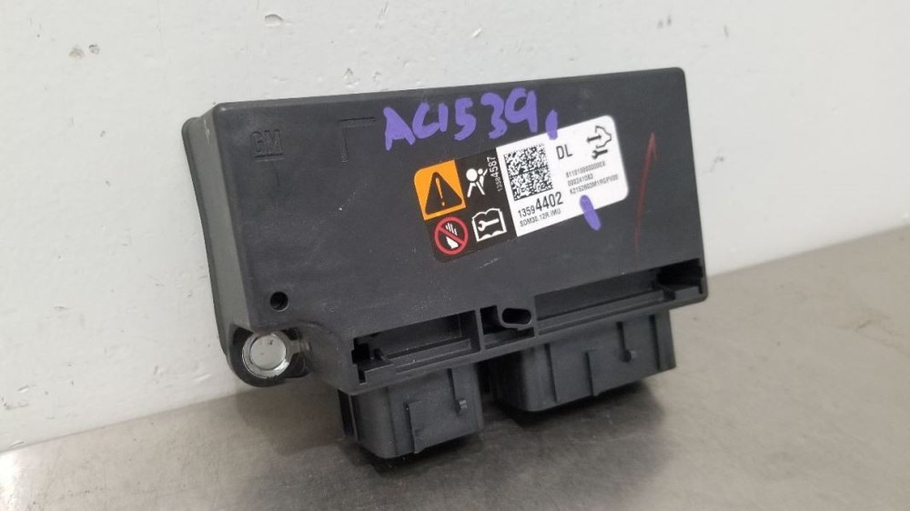 15 CHEVY SILVERADO 1500 SRS BAG MODULE 13594402