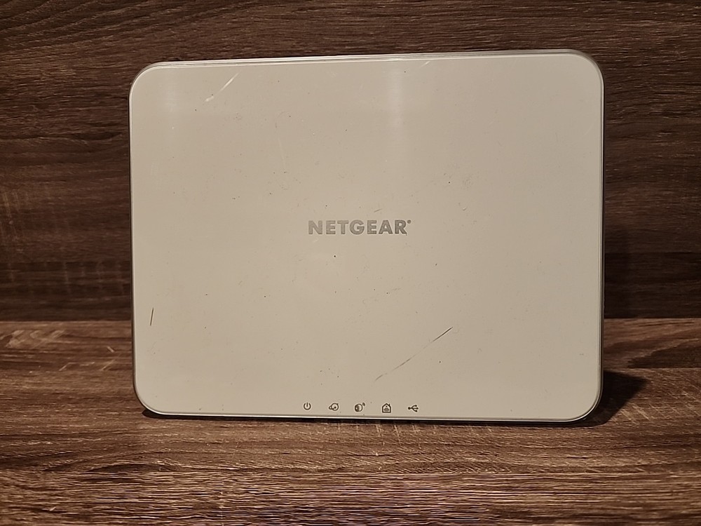 Netgear SecurityBaseStation Wireless Wi-Fi Router VMB3000 Hub UNIT ONLY