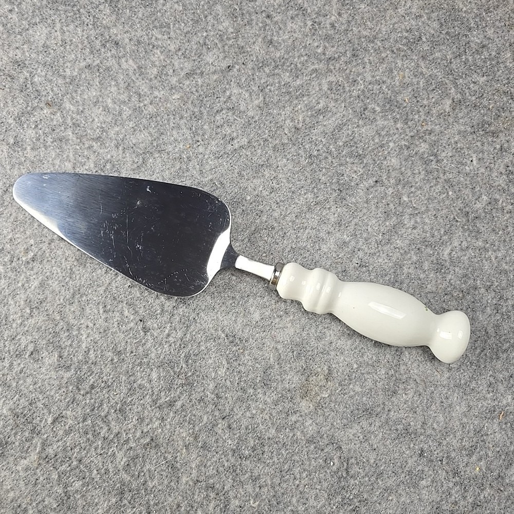 Floral Cake Server Ceramic Handle